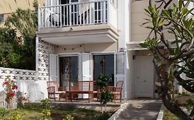 La Casa Nostra - Family Oriented House In Quiet Area
